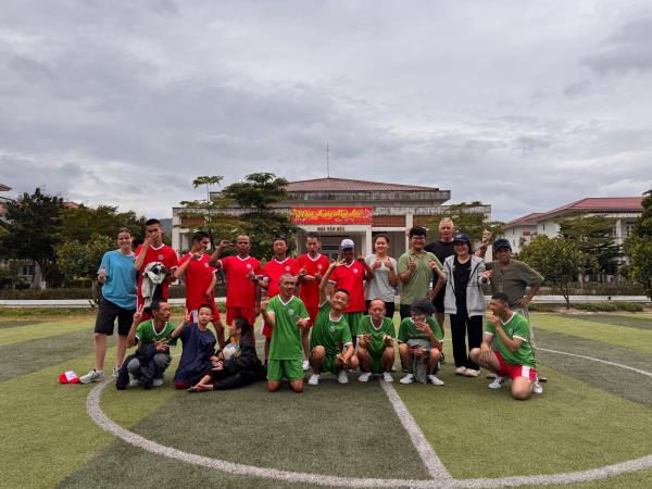 Family volunteering vacation in Vietnam