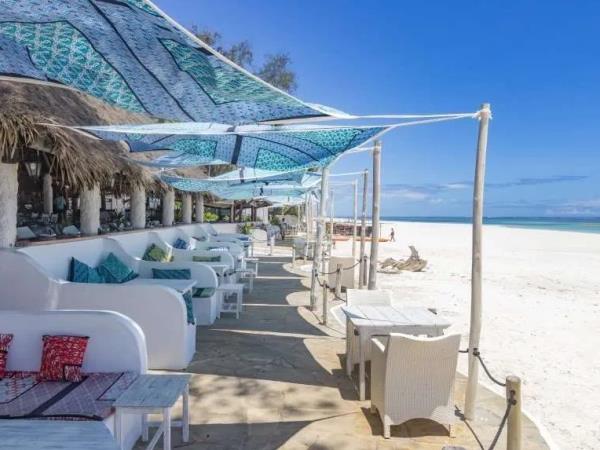 Kenya's big five safari and beach honeymoon