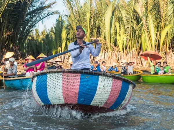Tailor made family vacation in Vietnam