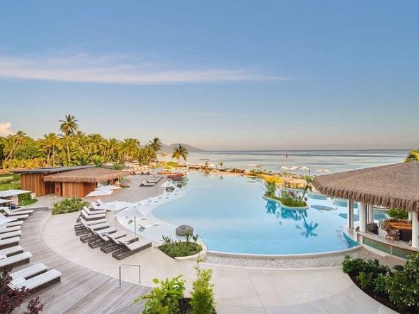 French Polynesia luxury villa & catamaran cruise vacation