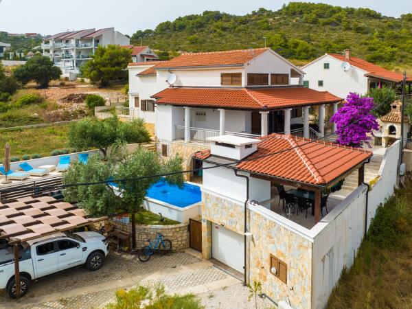 Vis Island activity vacation in Croatia