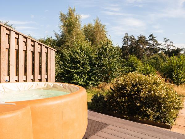 Luxury lodges in England, sleeps 2-5