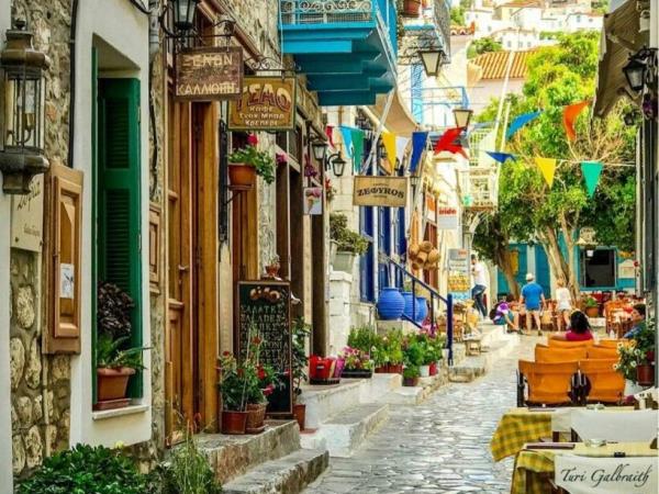 Greek Islands luxury sailing cruise
