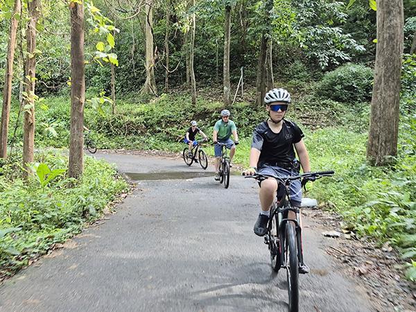 Kerala family activity vacation, India