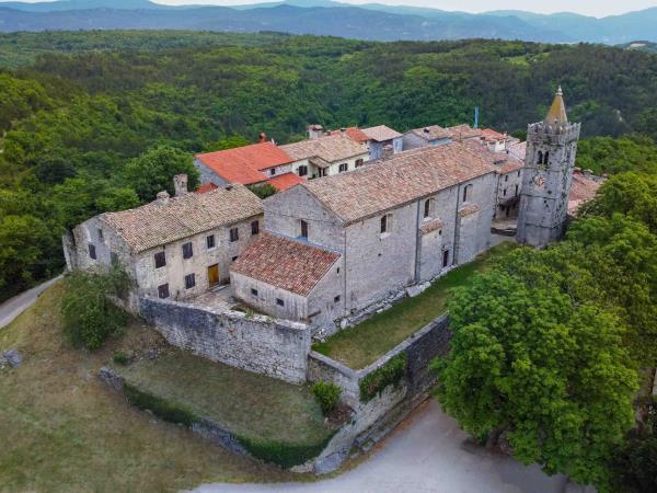 Island hopping cycling vacation, Croatia