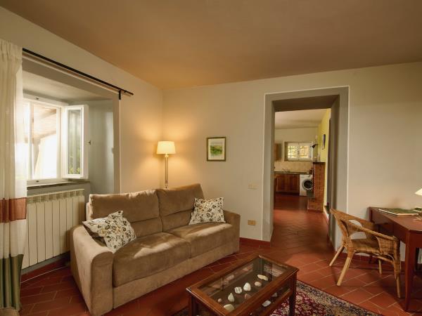 Tuscany farmhouse accommodation, Italy
