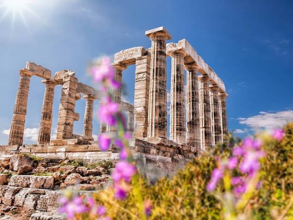 Budget mainland Greece tour