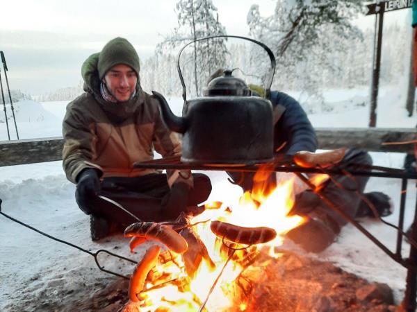 Cross-country skiing vacation in Finland's eastern wilderness