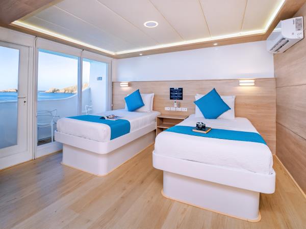 Galapagos 7 day Western Islands cruise