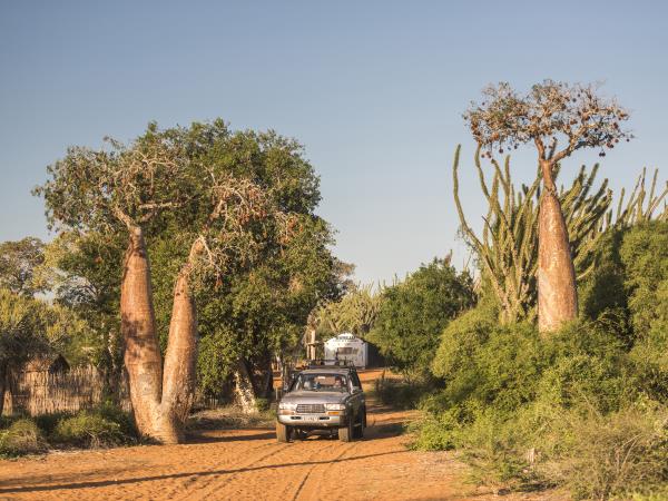 Madagascar family adventure holiday, canoes & camping