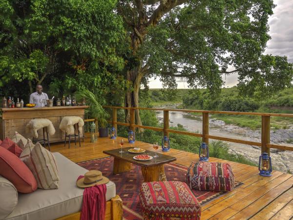 Kenya migration and Manda Bay beach vacation