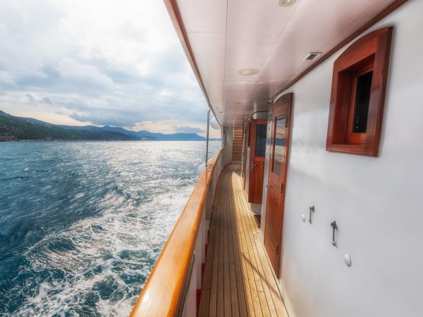 Island hopping cruise in Northern Croatia