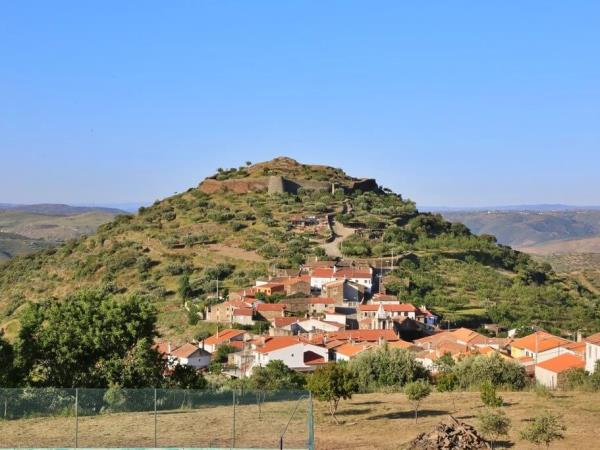 Self guided walking vacation in the Douro valley