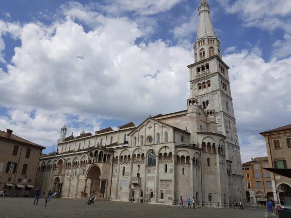 Parma tour, food and culture vacation in Italy