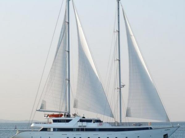 French Polynesia 10 night small ship cruise