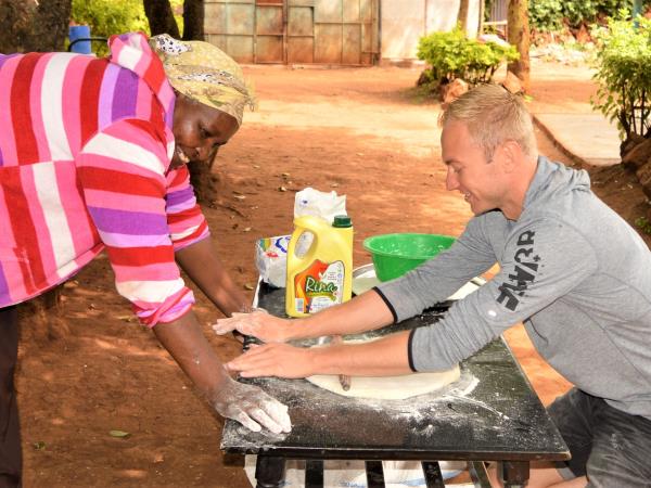 Kenya vacation supporting community projects