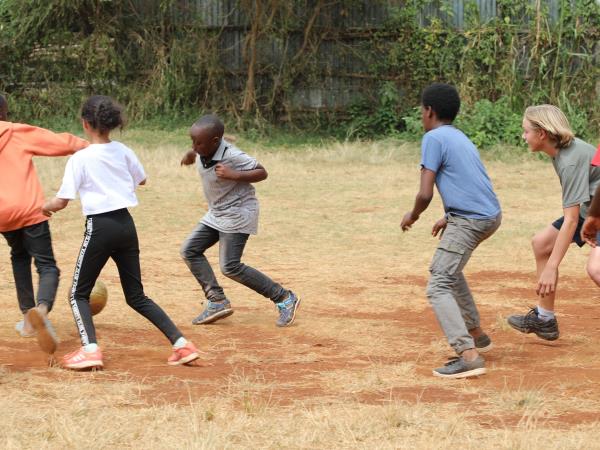 Kenya vacation supporting community projects