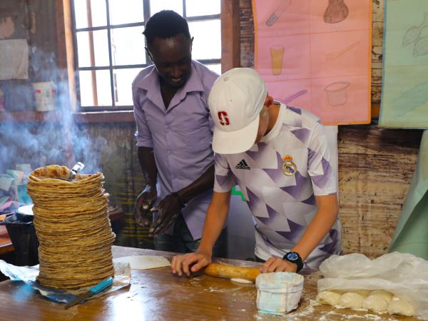 Kenya vacation supporting community projects