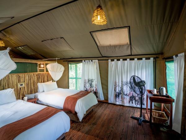 Zimbabwe & Botswana game tracker safari