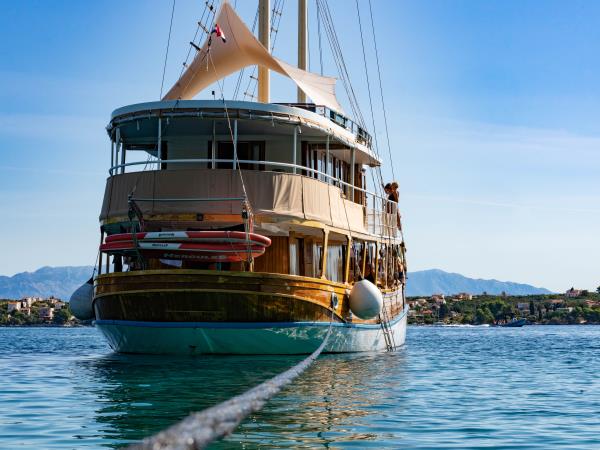 Dalmatian Island cruise and cycling vacation, Croatia