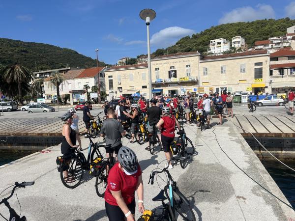 Dalmatian Island cruise and cycling vacation, Croatia