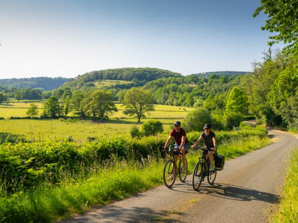 Paris to London cycling vacation