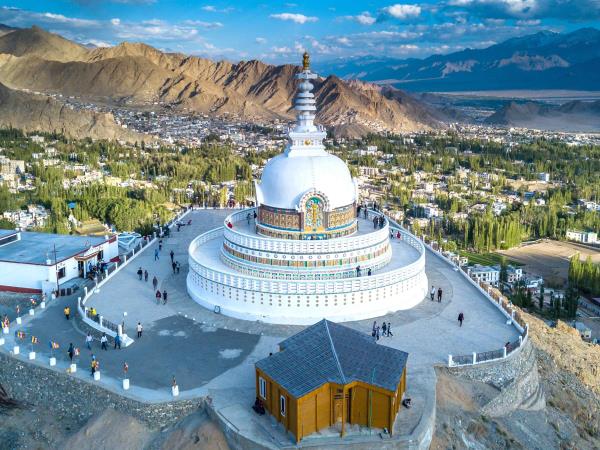 Ladakh mountains trekking adventure