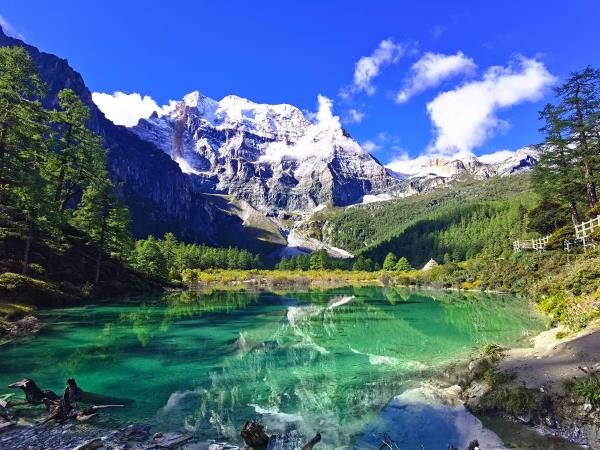 Yading holy trek in Yunnan and culture tour