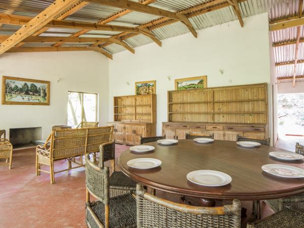 Malawi community volunteering and safari vacation