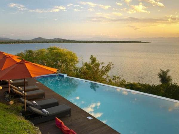 Malawi & Zambia vacation, safari & beach 