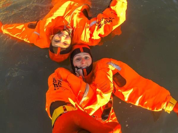 Arctic sailing safari