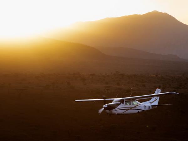 Kenya luxury flying safari vacation