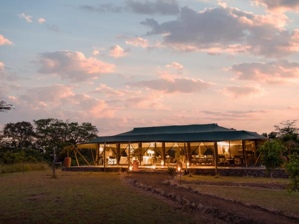 Kenya luxury flying safari vacation