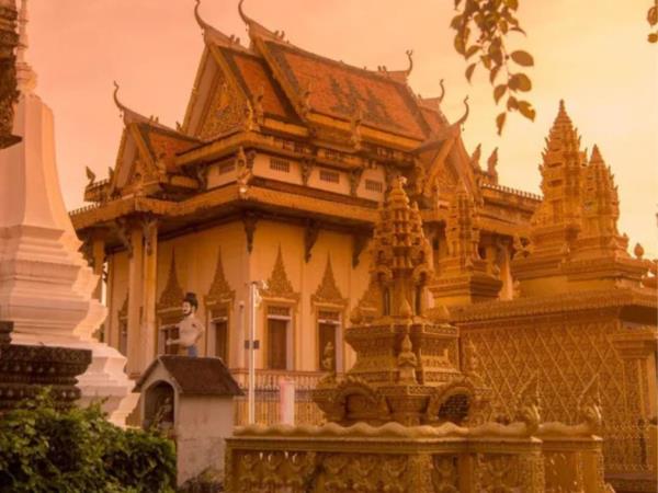 Cambodia cultural tour, incl Angkor Wat