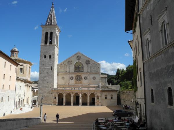 Umbria small group hiking vacation