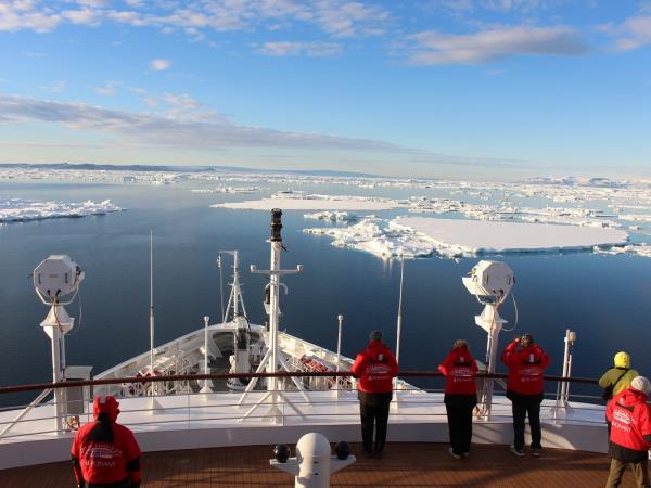 Antarctica, South Georgia & Falklands luxury cruise