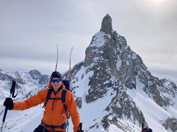 Intermediate ski touring vacation in France
