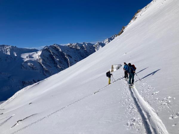 Intermediate ski touring vacation in France