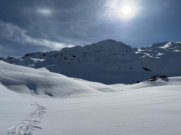 Intermediate ski touring vacation in France