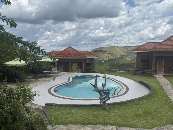 14 day Uganda safari tour