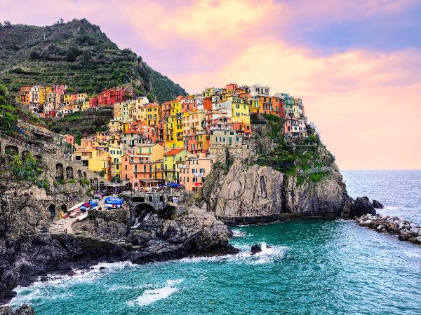Cinque Terre coastal hiking vacation
