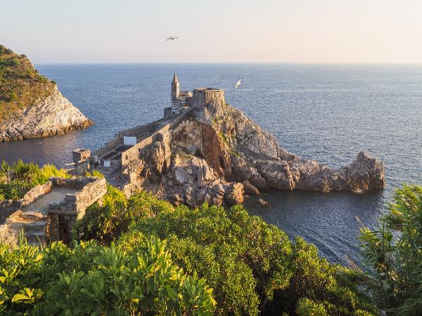 Cinque Terre coastal hiking vacation