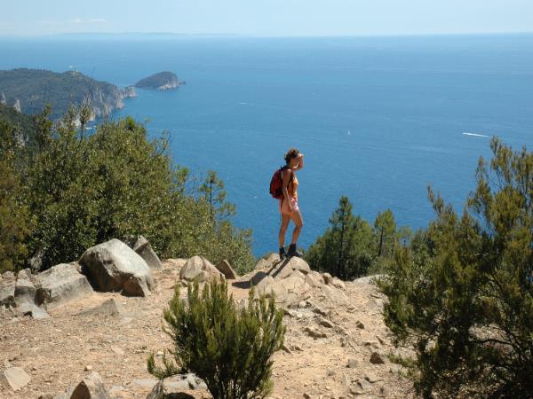 Cinque Terre coastal hiking vacation