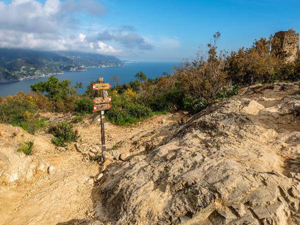 Cinque Terre coastal hiking vacation