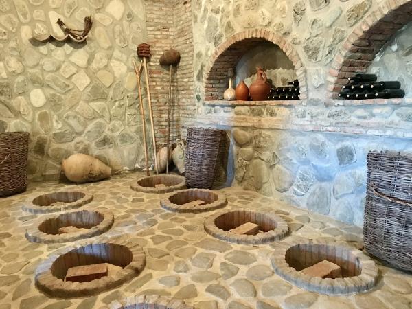 Georgia walk & wine tour