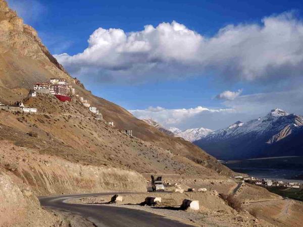 Snow leopard tracking vacation, Spiti Valley