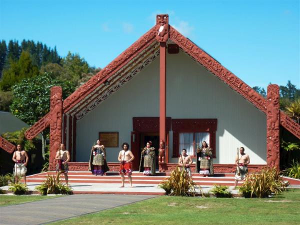 Complete New Zealand hiking vacation