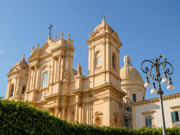 Sicily cultural and food small group hiking vacation
