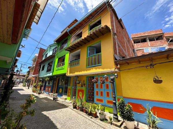 Colombia in-depth vacation, 24 days