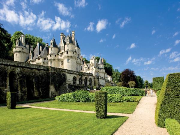 Loire Valley hiking vacation, chateaux & vineyards